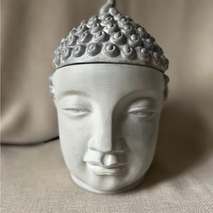 Very rare ‘retired ‘ still in unopened box . Bali scentsy warmer